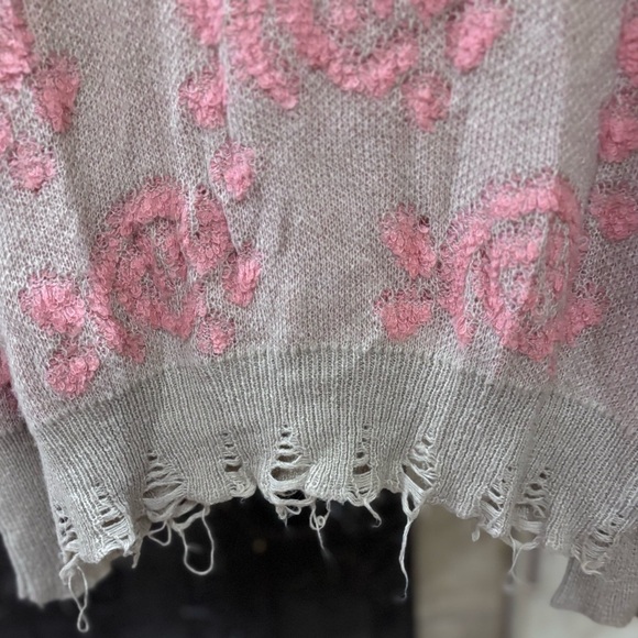 Karlie Distressed Oversized Ripped Floral Desigm Lightweight Sweater Medium - Picture 4 of 7